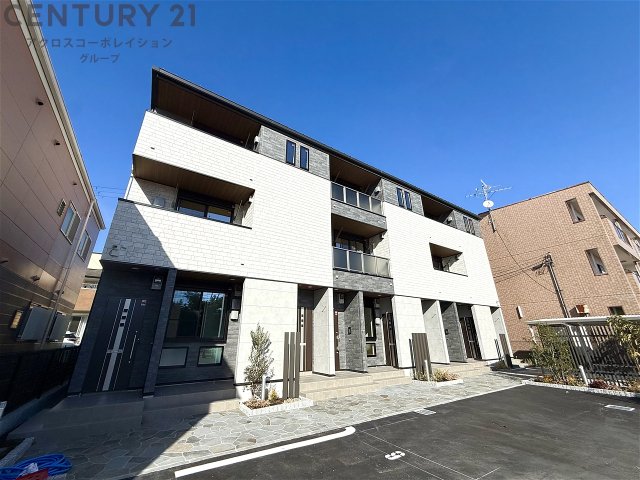 建物外観　宅配ボックス、防犯カメラ完備！