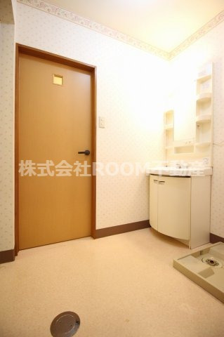 洗面設備　脱衣スペースもあります