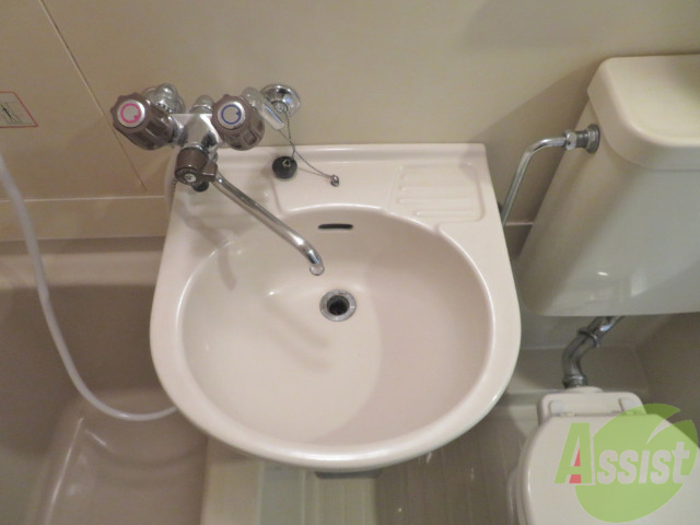 洗面設備　洗面台は独立していて、使いやすそうです。