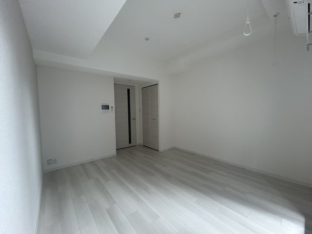 居室・リビング　同物件別号室のものです。