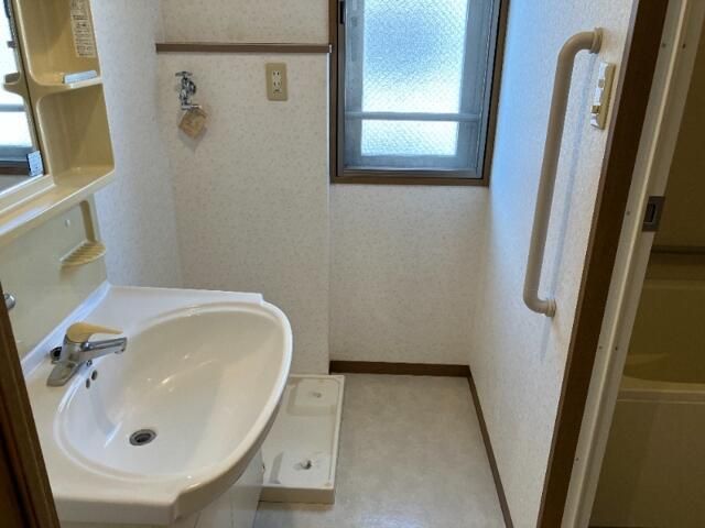 洗面設備　コンパクトで使いやすい洗面所