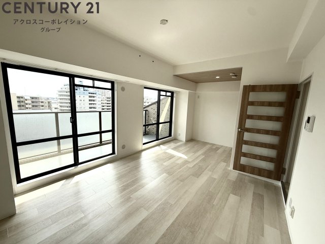 居室・リビング　南向きで日当たり良好なリビングです。