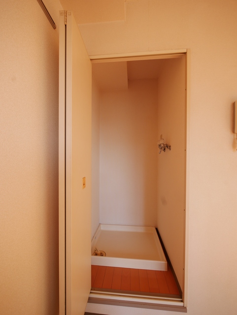 その他部屋・スペース　室内洗濯機置場扉付き