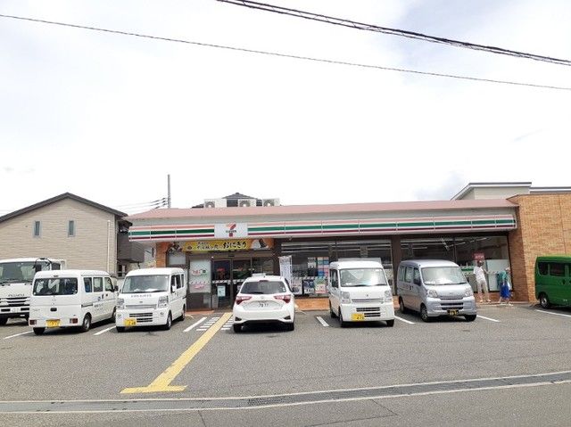 コンビニ　セブンイレブン（コンビニ）まで350m
