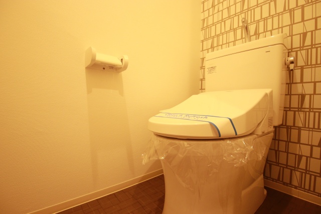 トイレ　※別室の参考写真の為、現況優先です。