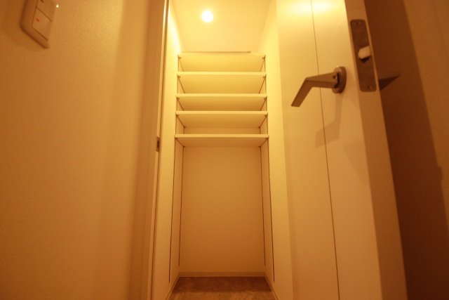 玄関　※別室の参考写真の為、現況優先です。