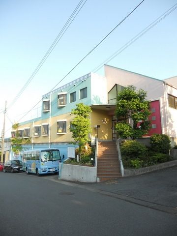 幼稚園・保育園　幼稚園（幼稚園・保育園）まで690m