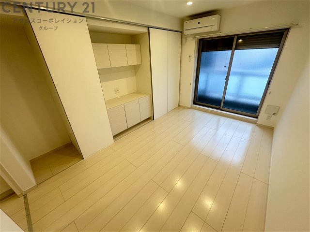 居室・リビング　エアコン付き6.8帖の洋室です♪