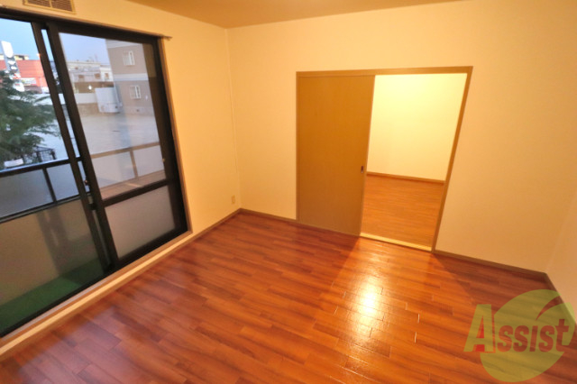 居室・リビング　開放的なダイニング