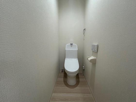 トイレ　※別号室の写真です