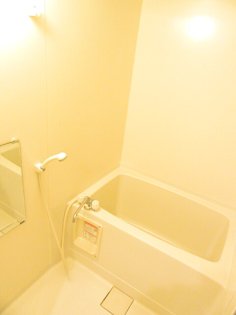 バス・シャワールーム　浴室乾燥機付きバスルーム※同タイプ参考写真