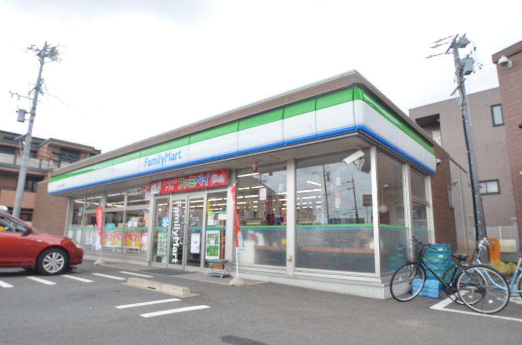 その他　ファミリーマート中川十一番町店（その他）まで250m