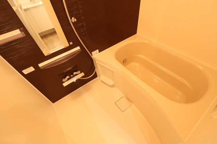 バス・シャワールーム　追い焚き・浴室乾燥機能付きのバスルーム♪