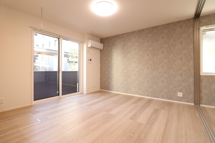 居室・リビング　１０．２帖のリビングは広々使える♪