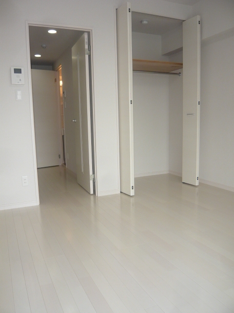 収納　他の号室のものです　反転になります。