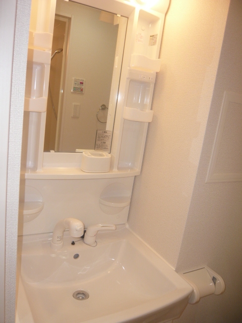 洗面設備　他の号室のものです　反転になります。