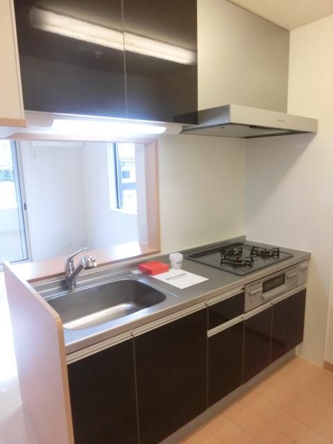 キッチン　３口ガスとグリル付のカウンターキッチン