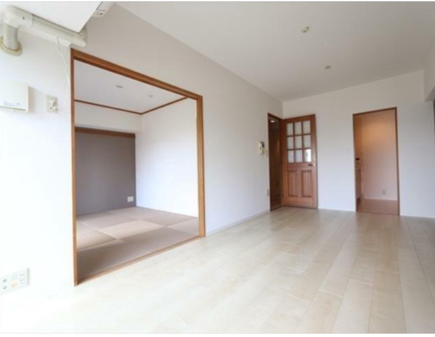 居室・リビング　別号室参考写真