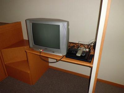 その他　テレビとレオネット。月々1600円でネット使い放題。