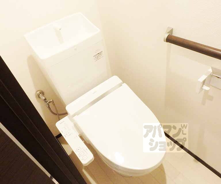 トイレ　もちろんウォシュレット！