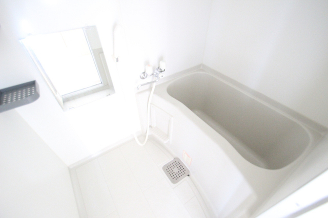 バス・シャワールーム　※同号室の別階のお写真です