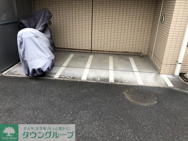 その他共有部分　バイク置き場　※参考写真