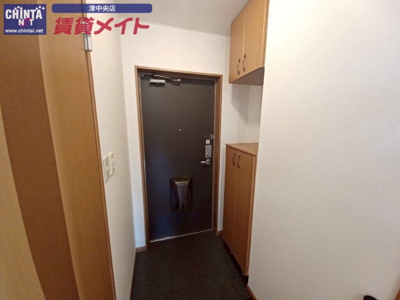 玄関　反転タイプ参考写真