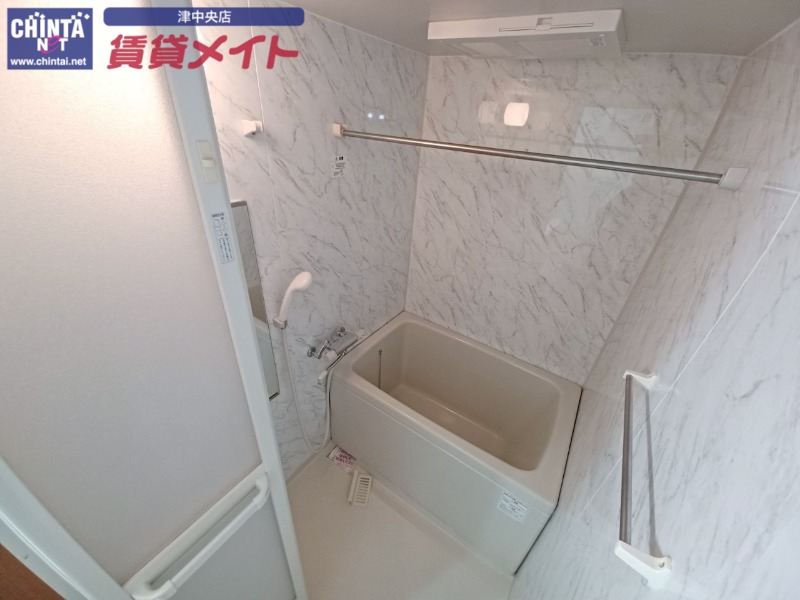 バス・シャワールーム　反転タイプ参考写真