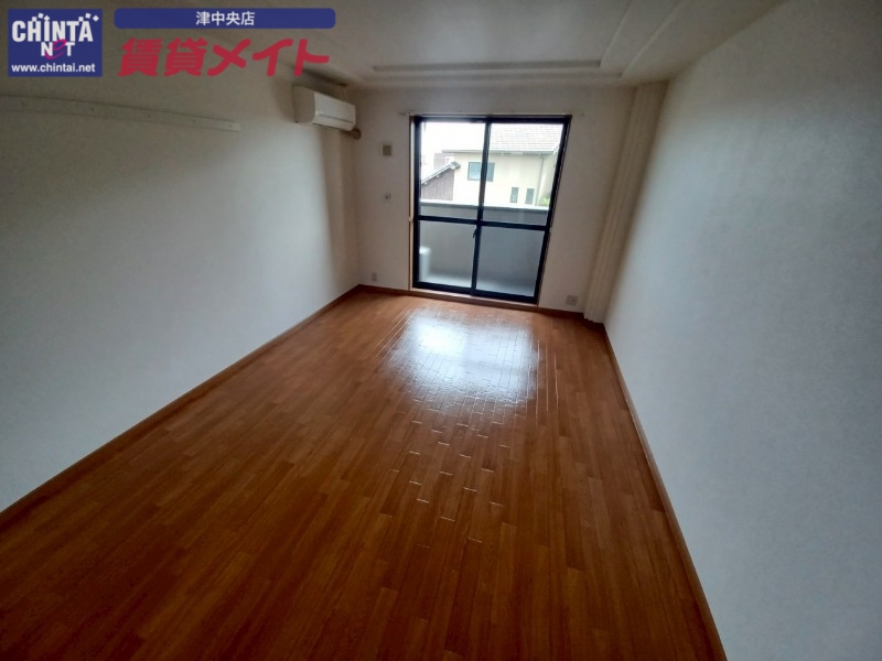 居室・リビング　反転タイプ参考写真