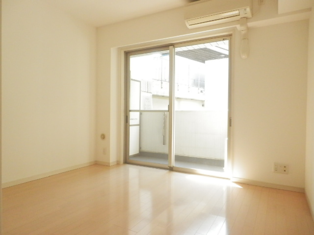 居室・リビング　反転タイプ