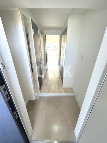 玄関　※同マンション　参考写真