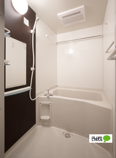 バス・シャワールーム　※他号室写真