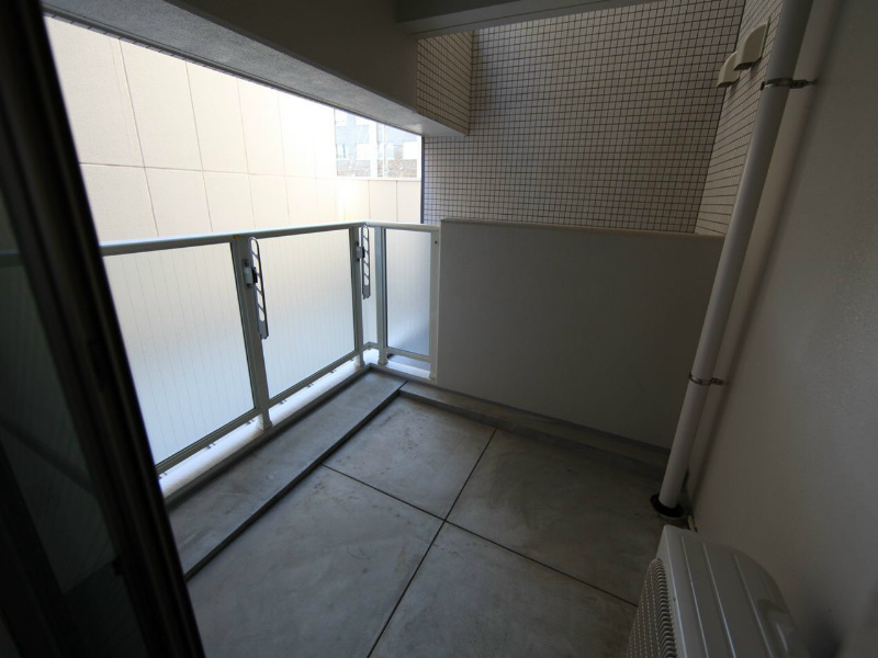 バルコニー　バルコニー　洗濯物が干せます