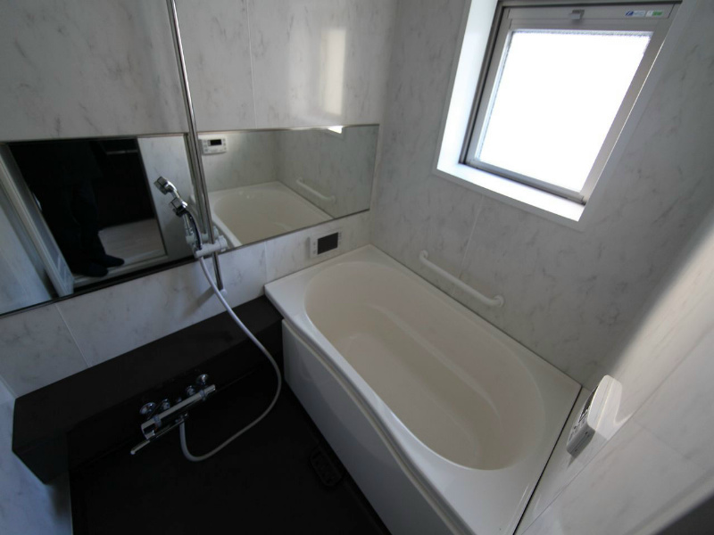 バス・シャワールーム　追い焚き付　浴室暖房乾燥機付　浴室防水テレビ付　お風呂