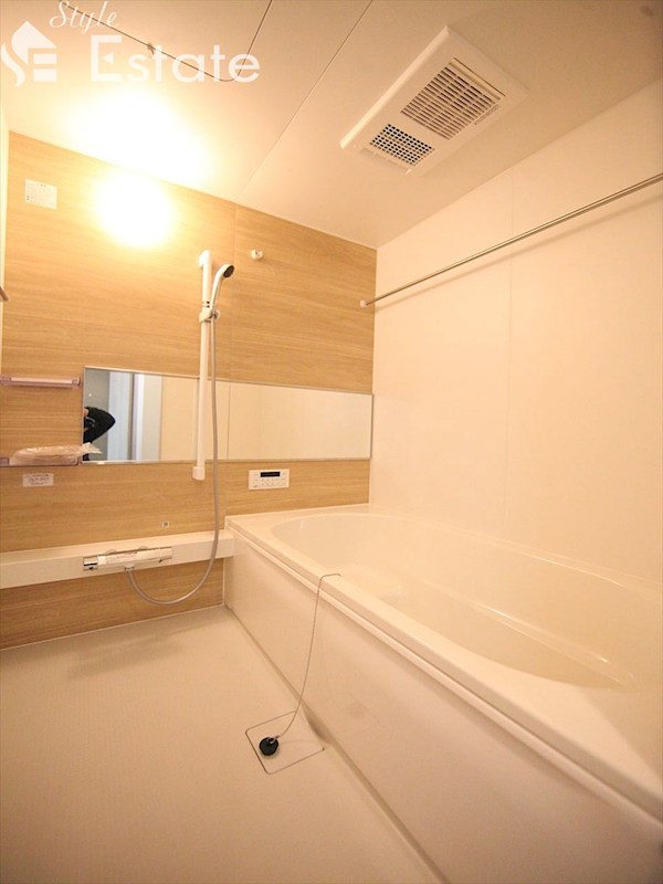 バス・シャワールーム　バスルーム