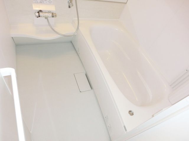 バス・シャワールーム　１坪タイプの追焚バス。