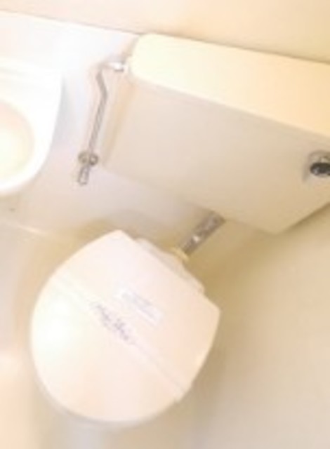 トイレ　別部屋参考写真です。