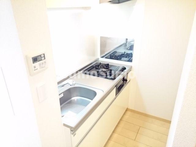 キッチン　コンパクトなキッチンで掃除もラクラク