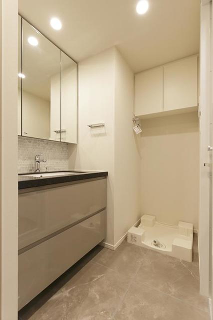 洗面設備　※写真は同タイプ住戸です。