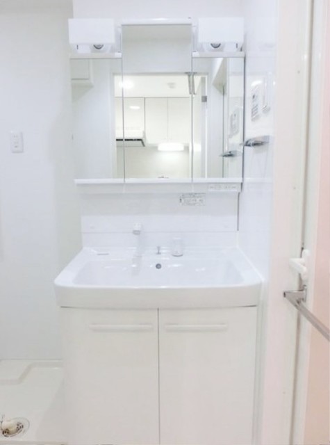 洗面設備　同物件同間取り参考写真