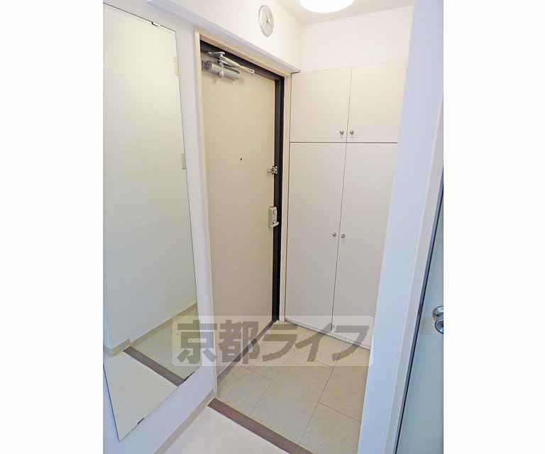 玄関　広々とした玄関です。