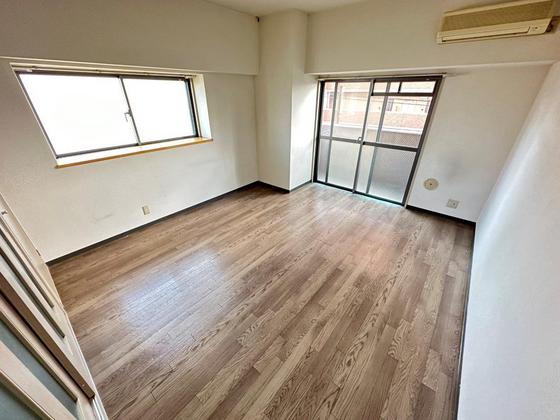 居室・リビング　※別部屋の写真です