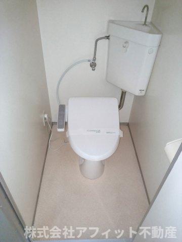 トイレ　温水洗浄暖房便座　※左右反転・イメージ