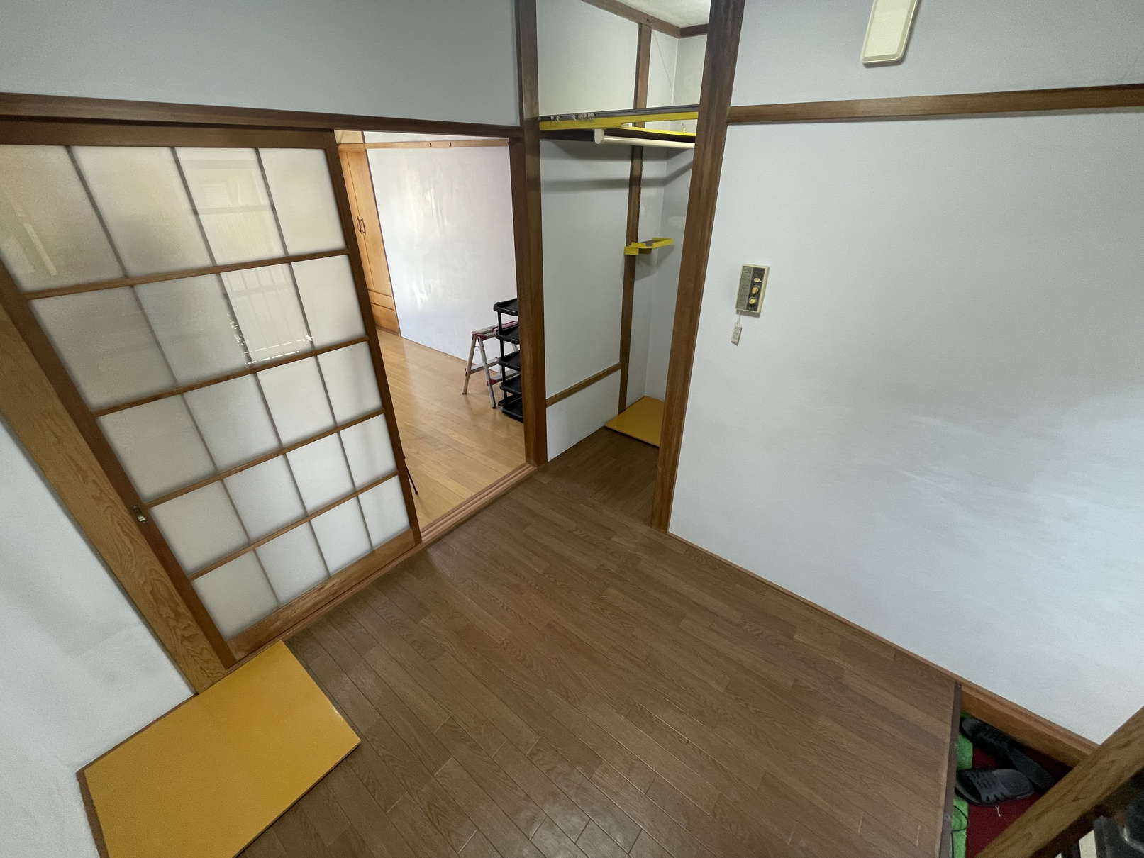 洗面設備　※同物件別号室の参考写真です。