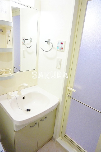 洗面設備　身支度に欠かせない独立洗面台♪