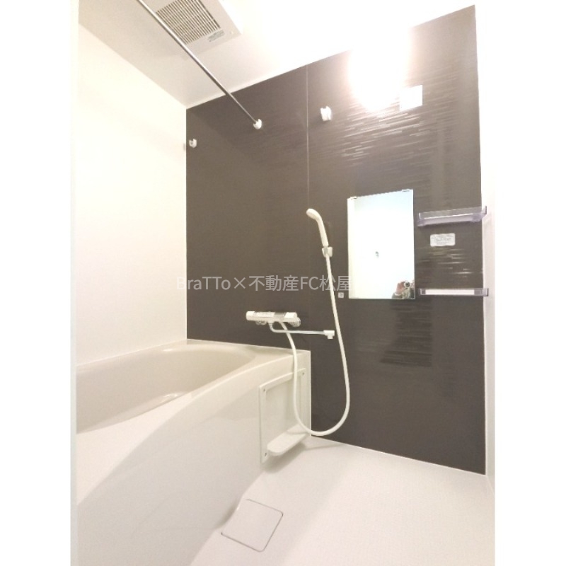 バス・シャワールーム　バス（浴室乾燥機付き）