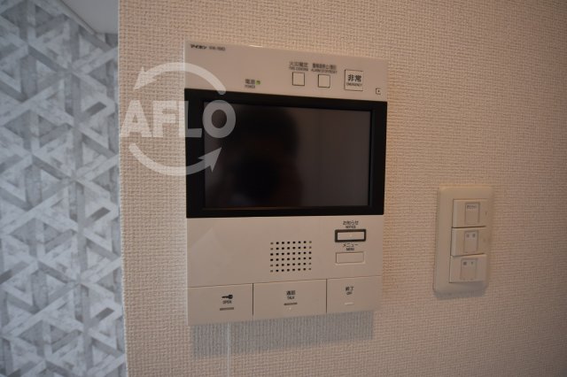 セキュリティ　セレニテ京橋クレア　TVモニター付きインターホン