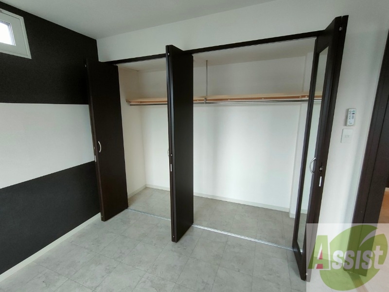 収納　寝室の収納になります。広々としてたくさん収納できます。