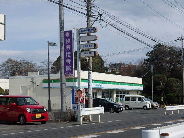 コンビニ　ファミリーマート浦和駒場店（コンビニ）まで740m