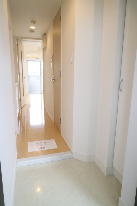 玄関　※参考写真